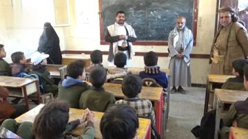 وكيل وزارة التربية يتفقد سير العملية التعليمية في الجوف وكيل وزارة التربية يتفقد سير العملية التعليمية في الجوف