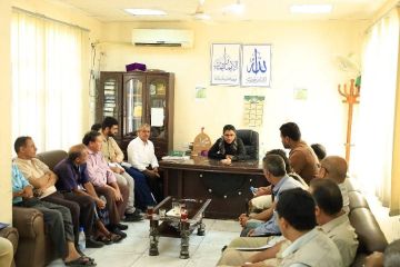 وكيل وزارة الصحة يتفقد سير العمل بمكتب الصحة والبيئة في الحديدة وكيل وزارة الصحة يتفقد سير العمل بمكتب الصحة والبيئة في الحديدة