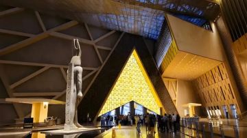 أحمد حلمي يكشف تجربة فريدة داخل المتحف المصري الكبير: زيارة بتقنية تعيدك لعصر الفراعنة أحمد حلمي يكشف تجربة فريدة داخل المتحف المصري الكبير: زيارة بتقنية تعيدك لعصر الفراعنة