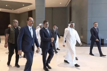 قيادي بحماس: الاتفاق بين الحركة والكيان المحتل تم عبر وسطاء وليس بلقاء مباشر قيادي بحماس: الاتفاق بين الحركة والكيان المحتل تم عبر وسطاء وليس بلقاء مباشر