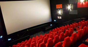 (سينما الضفة) في بيروت.. حين تصبح(القرية اللبنانية) بطلة على الشاشة (سينما الضفة) في بيروت.. حين تصبح(القرية اللبنانية) بطلة على الشاشة