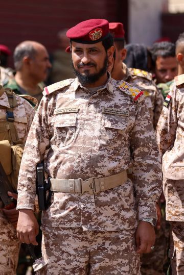 محاولة اغتيال تستهدف قائد اللواء الخامس حرس رئاسي بتعز ومقتل وجرح عدد من مرافقيه محاولة اغتيال تستهدف قائد اللواء الخامس حرس رئاسي بتعز ومقتل وجرح عدد من مرافقيه