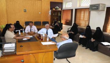 مدير عام خور مكسر يستقبل لجنة من المحافظة لبحث آلية ربط المكاتب التنفيذية بالنافذة الإلكترونية بديوان عام المحافظة