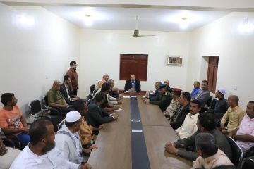 محافظ حضرموت الأستاذ مبخوت بن ماضي يرأس اجتماعا لقيادة السلطة المحلية والمكتب التنفيذي بمديرية دوعن محافظ حضرموت الأستاذ مبخوت بن ماضي يرأس اجتماعا لقيادة السلطة المحلية والمكتب التنفيذي بمديرية دوعن