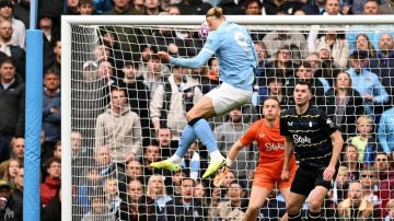 هالاند يقود مانشستر سيتي للفوز على إيفرتون في الدوري الإنجليزي هالاند يقود مانشستر سيتي للفوز على إيفرتون في الدوري الإنجليزي