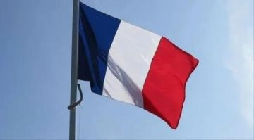 أزمة سياسة جديدة في فرنسا مع استقالة لوكورنو بعيد تشكيل حكومته أزمة سياسة جديدة في فرنسا مع استقالة لوكورنو بعيد تشكيل حكومته