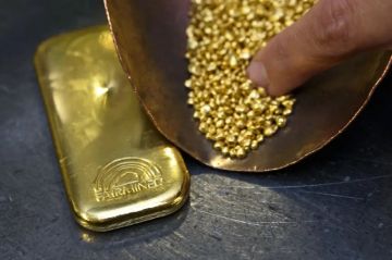 الذهب يواصل الصعود مدعوما بتوقعات خفض الفائدة الأمريكية الذهب يواصل الصعود مدعوما بتوقعات خفض الفائدة الأمريكية