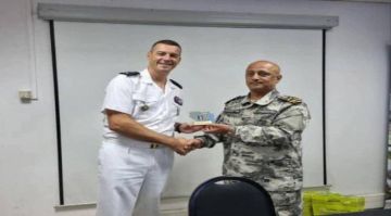 قيادة خفر السواحل تبحث سبل التعاون مع قائد القوات الفرنسية بجيبوتي