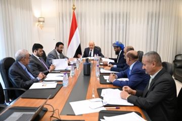 المجلس الرئاسي يقر إجراءات لتعزيز الإيرادات وتحسين الإنفاق الحكومي المجلس الرئاسي يقر إجراءات لتعزيز الإيرادات وتحسين الإنفاق الحكومي