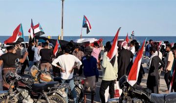 مسيرة بالدراجات النارية والسيارات بمدينة المكلا احتفاء بذكرى ثورة 14 أكتوبر