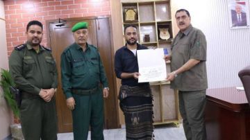 مع ذكرى أكتوبر.. مدير أمن العاصمة عدن يكرم الضباط المتميزين