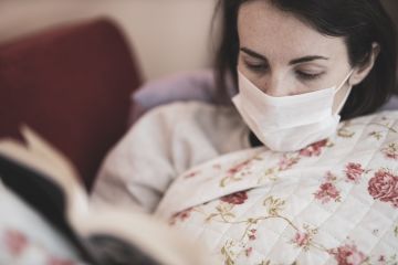 فيتامين سي وقدرته على مواجهة نزلات البرد: حقيقة علمية أم وهم تجاري؟ فيتامين سي وقدرته على مواجهة نزلات البرد: حقيقة علمية أم وهم تجاري؟