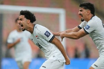 العراق يفوز على إندونيسيا ويضرب موعدا مع السعودية ف