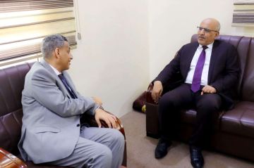 الكثيري يؤكد دعم المجلس الانتقالي لجهود تعزيز اللامركزية وتمكين السلطات المحلية الكثيري يؤكد دعم المجلس الانتقالي لجهود تعزيز اللامركزية وتمكين السلطات المحلية