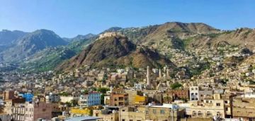 تعز : عصابة مسلحة تتهجم على مدرسة مصعب بن عمير وتصيب عددا من الطلاب