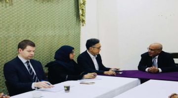 الكثيري يبحث مع وفد المبعوث الأممي مستجدات العملية السياسية وجهود إحلال السلام في بلادنا الكثيري يبحث مع وفد المبعوث الأممي مستجدات العملية السياسية وجهود إحلال السلام في بلادنا
