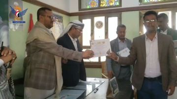 تكريم معلمي مجمع شهداء التربية بعمران بمناسبة اليوم العالمي للمعلم