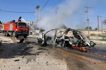 مسيرة صهيونية تقصف سيارة في بلدة تول جنوب لبنان مسيرة صهيونية تقصف سيارة في بلدة تول جنوب لبنان