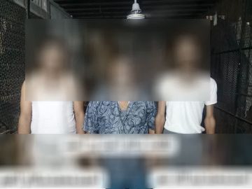 أمن عدن يطيح بأخطر عصابة تزوير وثائق وشهادات رسمية في مديرية كريتر أمن عدن يطيح بأخطر عصابة تزوير وثائق وشهادات رسمية في مديرية كريتر