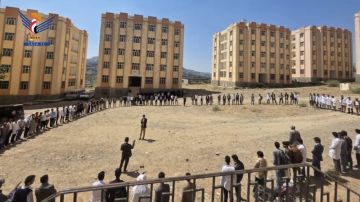 مسيرة ووقفة في جامعة حجة وفاء لدماء الشهداء