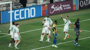 الأهلي السعودي يكتسح الغرافة القطري برباعية بأبطال آسيا