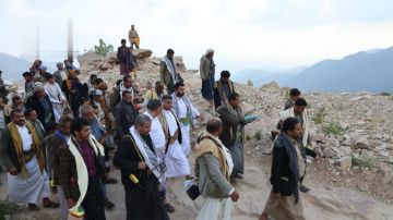 بادر والصوفي والشامي يطلعون على سير تنفيذ عدد من المشاريع في مديرية قارة بحجة بادر والصوفي والشامي يطلعون على سير تنفيذ عدد من المشاريع في مديرية قارة بحجة