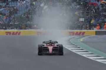 ألونسو الأسرع في التجارب الحرة الأولى في سنغافورة وفرستابن الثالث ألونسو الأسرع في التجارب الحرة الأولى في سنغافورة وفرستابن الثالث