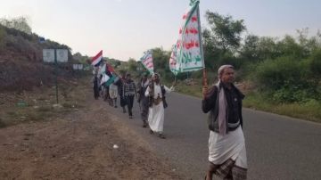 مسير لخريجي دورات طوفان الأقصى بمديرية الخبت في المحويت مسير لخريجي دورات طوفان الأقصى بمديرية الخبت في المحويت