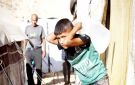 المساعدات.. ورقة ابتزاز صهيونية تحرم الغزيين من التقاط أنفاسهم - ye