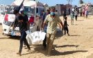 الفلسطينيون يشيعون 54 شهيدا أعادهم الاحتلال إلى غزة بلا ملامح - ye