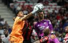 الدوري الفرنسي : أولمبيك ليون يفرط في القمة بالسقوط أمام نيس - ye