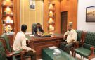 محافظ حضرموت يحث على تسهيل الإجراءات الجمركية ورفع مستوى الإيرادات - ye