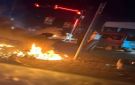 احتجاجات غاضبة تعم الشيخ عثمان: سكان يقطعون الطرقات احتجاجا على انقطاع الكهرباء وتدهور الخدمات الأساسية - ye