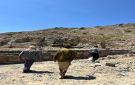 مدير عام الصناعة بلحج يقف على اكبر مشروع استثماري لانشاء محطة غاز مركزية بتعاونية لبعوس بيافع - ye