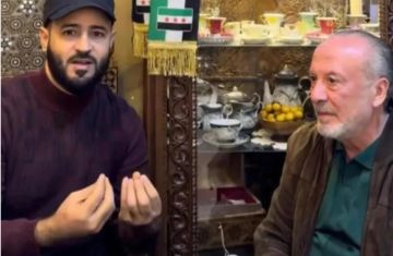 زيارة مثيرة للجدل تضع محافظ حلب في موقف محرج.. لم أعرف يقابلها كنت مجبورا وقرار بالرحيل زيارة مثيرة للجدل تضع محافظ حلب في موقف محرج.. لم أعرف يقابلها كنت مجبورا وقرار بالرحيل