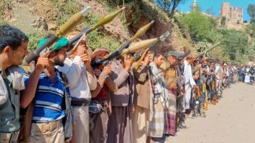 لقاء قبلي في شرعب الرونة بتعز وفاء للشهداء وتأكيدا الجهوزية والنفير العام