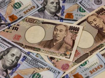 الين يسجل أسوأ أداء أمام الدولار وسط ترقب لتدخل الحكومة اليابانية الين يسجل أسوأ أداء أمام الدولار وسط ترقب لتدخل الحكومة اليابانية