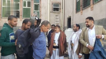 توزيع ملابس شتوية لنزلاء مركز الرأفة في أمانة العاصمة توزيع ملابس شتوية لنزلاء مركز الرأفة في أمانة العاصمة