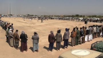 لقاء قبلي مسلح لأبناء التعزية وفاء للشهداء وإعلانا للنفير العام لقاء قبلي مسلح لأبناء التعزية وفاء للشهداء وإعلانا للنفير العام