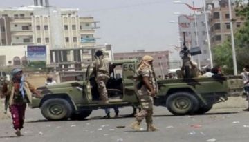 مليشيا الانتقالي تفرض تشكيل محور عسكري في سقطرى بقيادات من الضالع مليشيا الانتقالي تفرض تشكيل محور عسكري في سقطرى بقيادات من الضالع