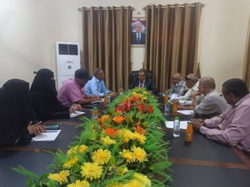 اجتماع يضم رئيس هيئة المواصفات والمقاييس ومدير عام أمن المنطقة الحرة بعدن لمناقشة التنسيق المشترك