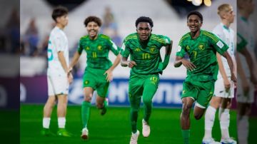 ثاري أحمد يقود المنتخب السعودي لانتصار دراماتيكي على نيوزيلندا في كأس العالم تحت 17 سنة ثاري أحمد يقود المنتخب السعودي لانتصار دراماتيكي على نيوزيلندا في كأس العالم تحت 17 سنة