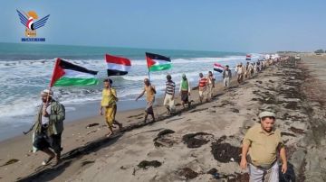 مسير ووقفة لخريجي دورات التعبئة في ساحل عرج بالحديدة