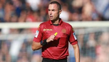 تصرف غير متوقع.. حكم ميلان وروما يركل ساليميكرز تصرف غير متوقع.. حكم ميلان وروما يركل ساليميكرز