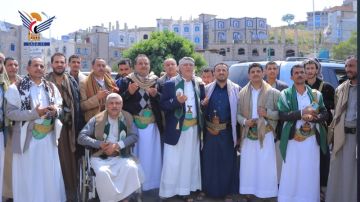 محافظ إب يزور روضة الشهداء بمديرية الظهار