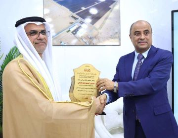 الرئيس الزبيدي يكرم سفير دولة الإمارات والمدير التنفيذي لشركة GSU 