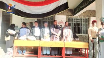 توزيع ملابس شتوية لأبناء الشهداء في عدد من مدارس مديرية صالة بتعز توزيع ملابس شتوية لأبناء الشهداء في عدد من مدارس مديرية صالة بتعز