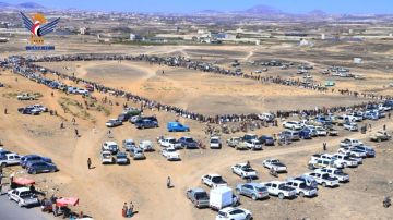 صنعاء .. وقفة قبلية مسلحة لأبناء قبيلة أرحب وفاء لدماء الشهداء صنعاء .. وقفة قبلية مسلحة لأبناء قبيلة أرحب وفاء لدماء الشهداء