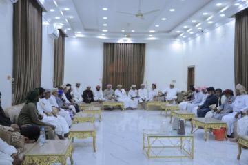 الحريزي وشيوخ المهرة يؤكدون على الوحدة الوطنية ورفض محاولات إثارة الفتنة الحريزي وشيوخ المهرة يؤكدون على الوحدة الوطنية ورفض محاولات إثارة الفتنة