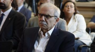 رئيس الوزراء اللبناني: سلاح (حزب الله) لم ينجح في الردع ولم يحمي أو ينصر غزة رئيس الوزراء اللبناني: سلاح (حزب الله) لم ينجح في الردع ولم يحمي أو ينصر غزة